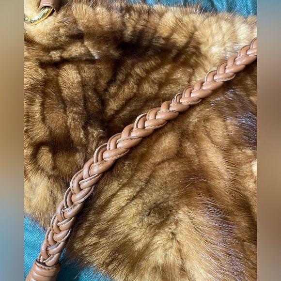 Paolo Masi Mink Fur Authentic NWOT Italian Shoulder Bag with Leather & Gold Trim - Picture 15 of 15